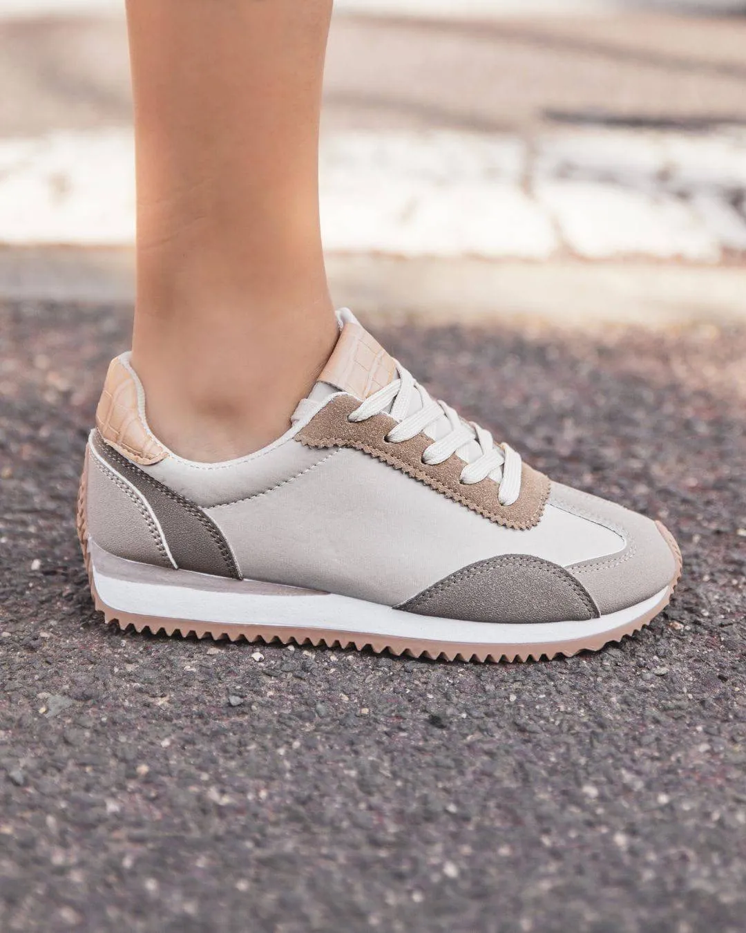 Basket femme taupe à lacets - Laurie
