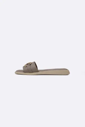 COMFY BUCKLE SLIDES