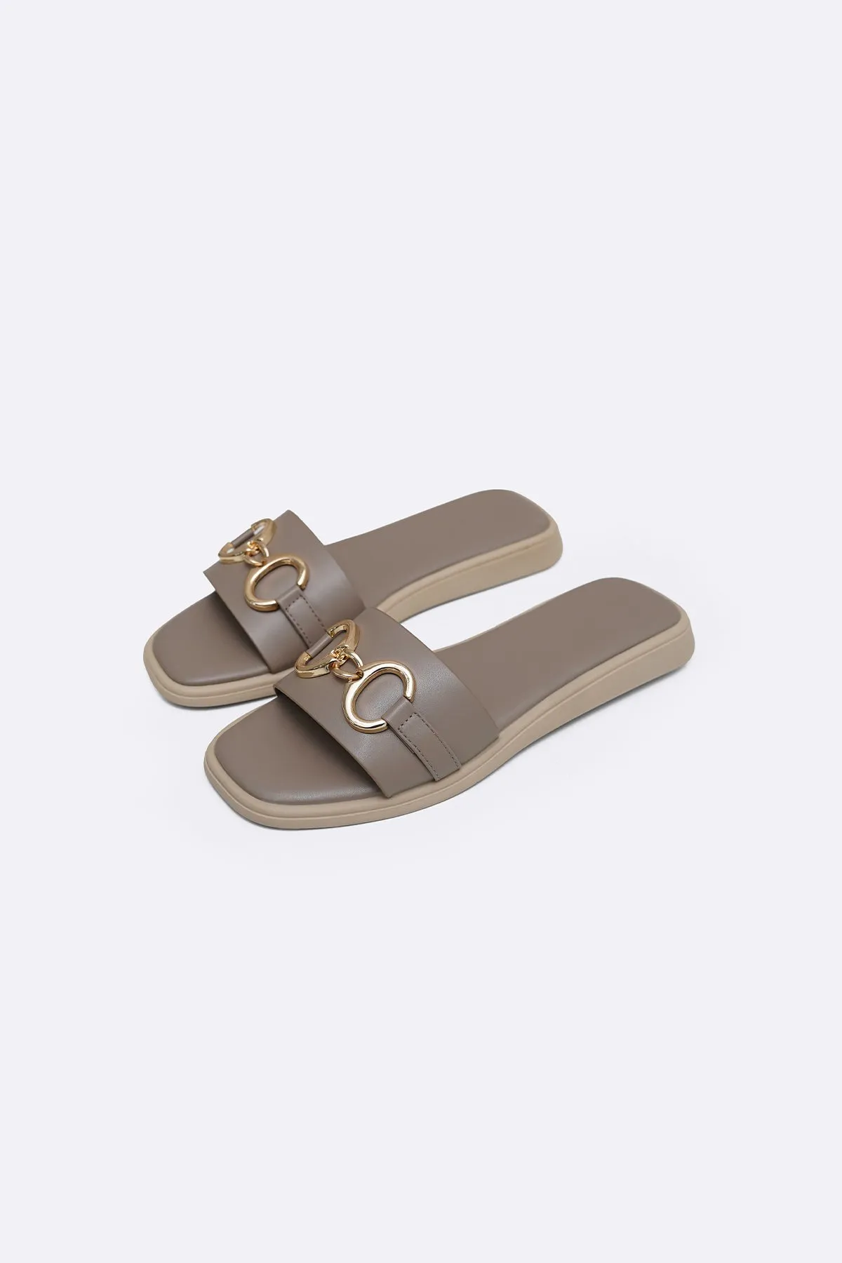 COMFY BUCKLE SLIDES
