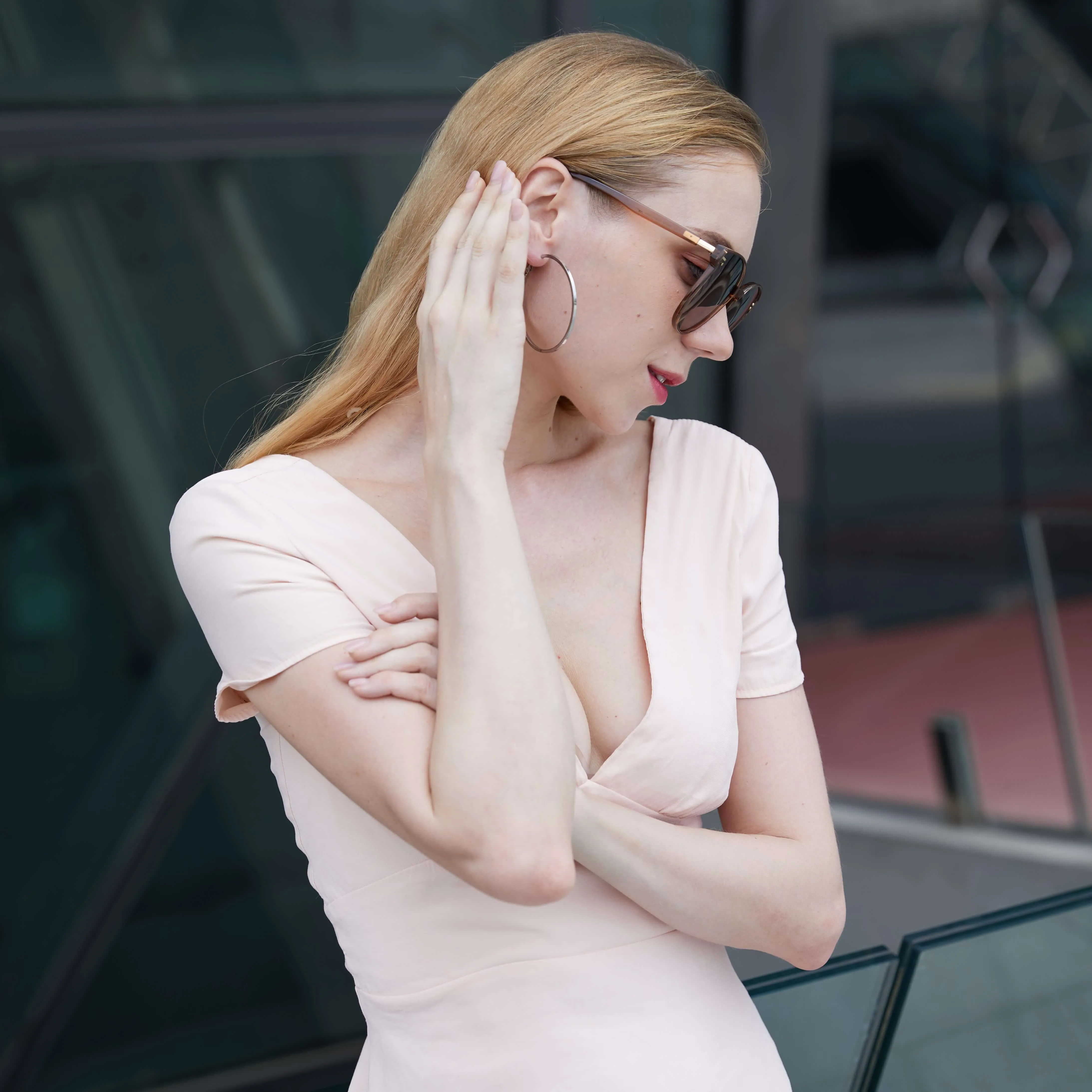 DUCO Classic Cateye Sunglasses for Women Polarized Trendy Designer Round Style W017
