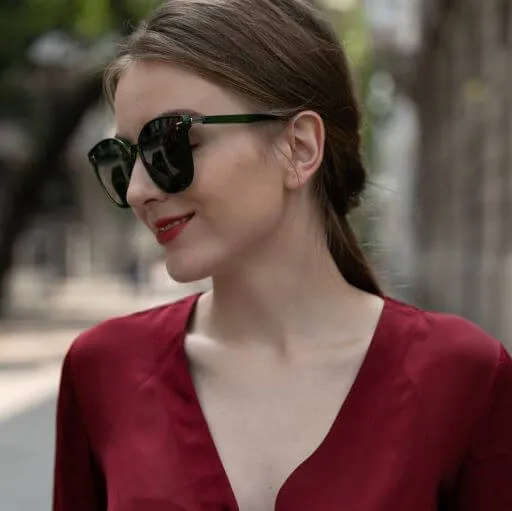 DUCO Classic Cateye Sunglasses for Women Polarized Trendy Designer Round Style W017