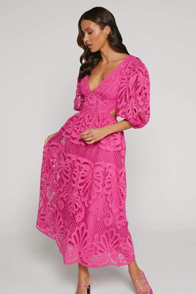 Sandra - Robe midi avec dentelle brodée et découpes