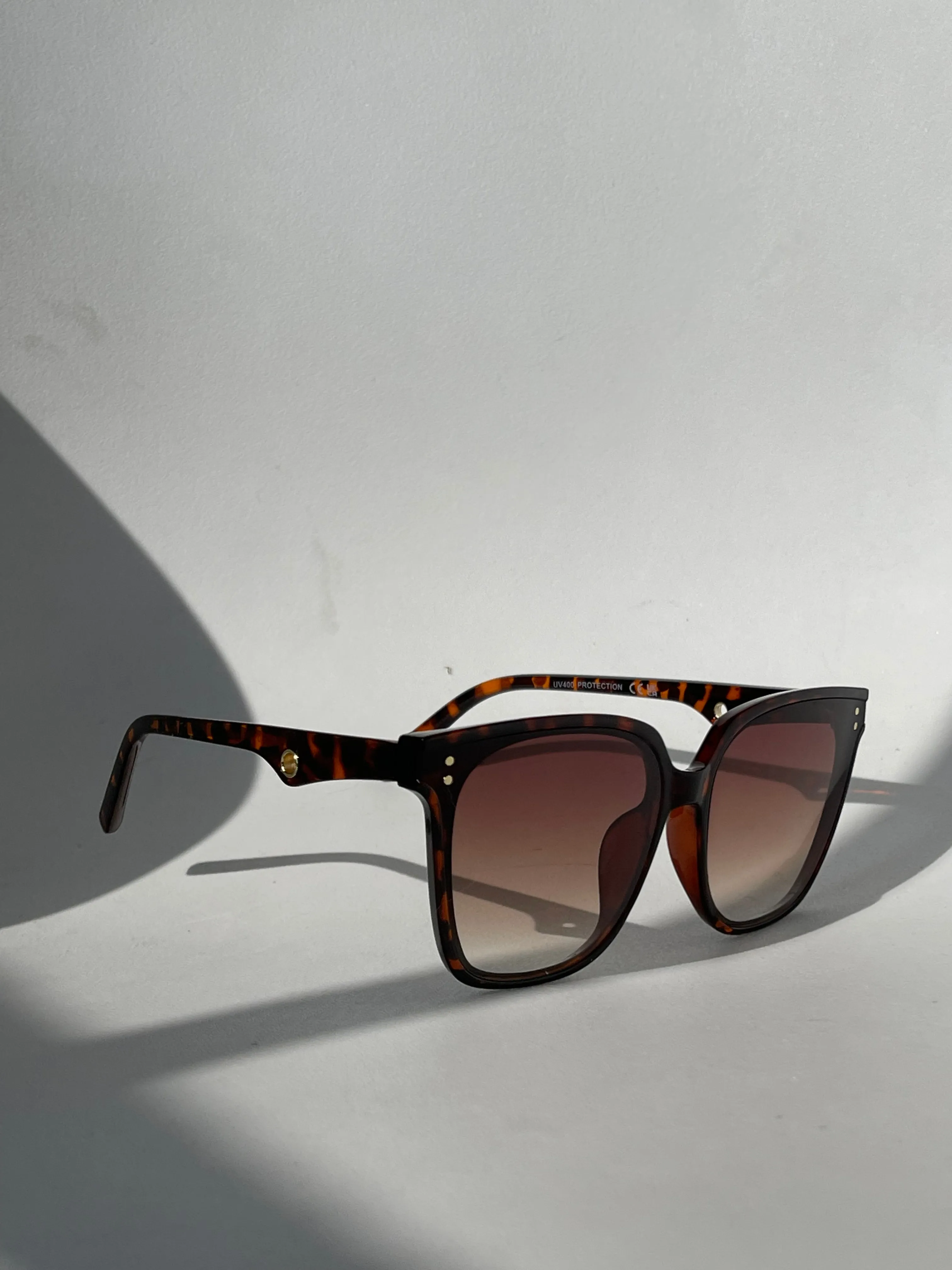 Susan Double Stud 70s Style Sunglasses In Tortoise