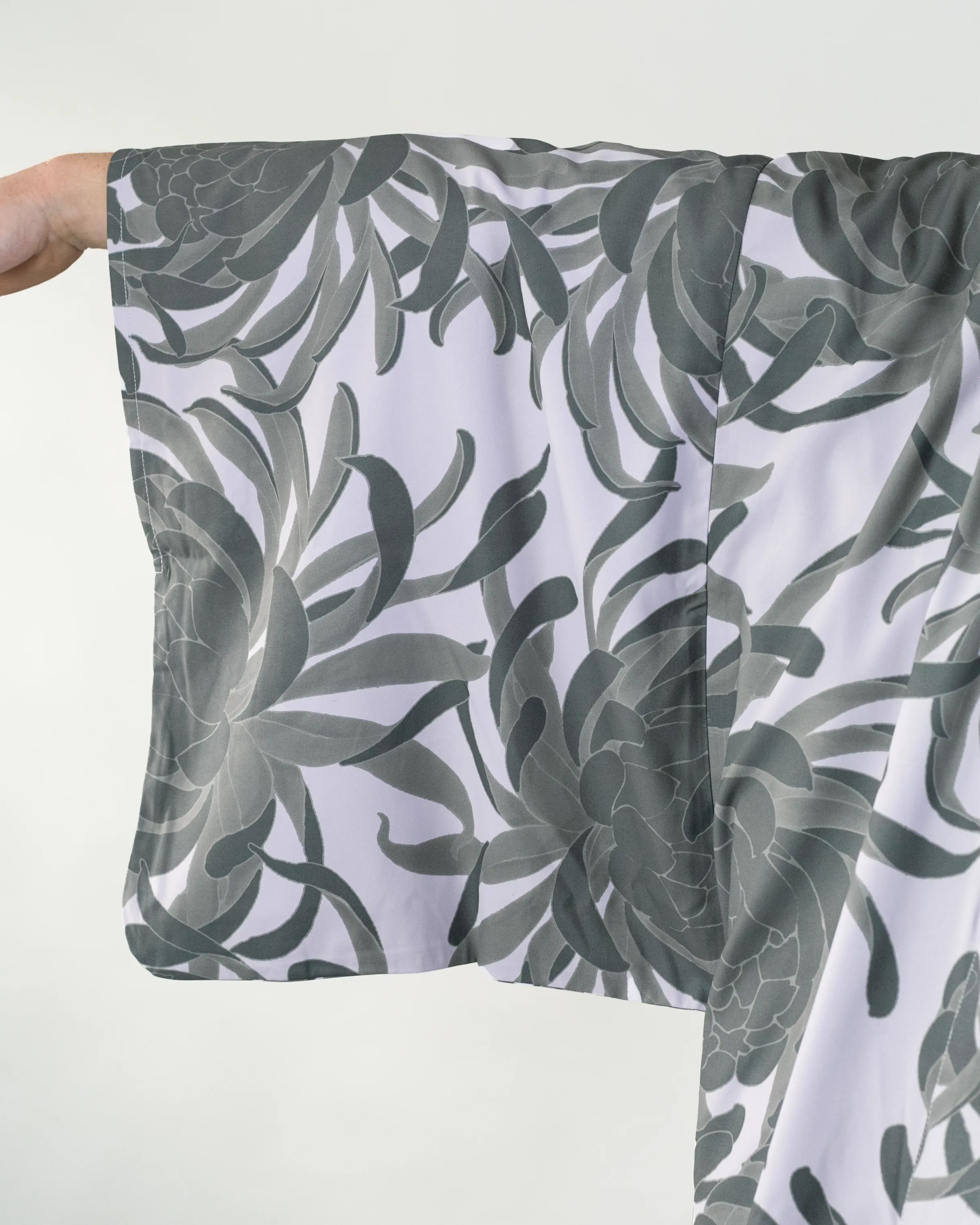 Wa-Modern Haori Robe, Grey Flower Pattern